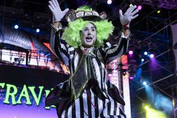 Los Nietos de SaryManchez se autodescalifican en la final de murgas al superar el tiempo establecido en señal de protesta/Lpacarnaval y TA.